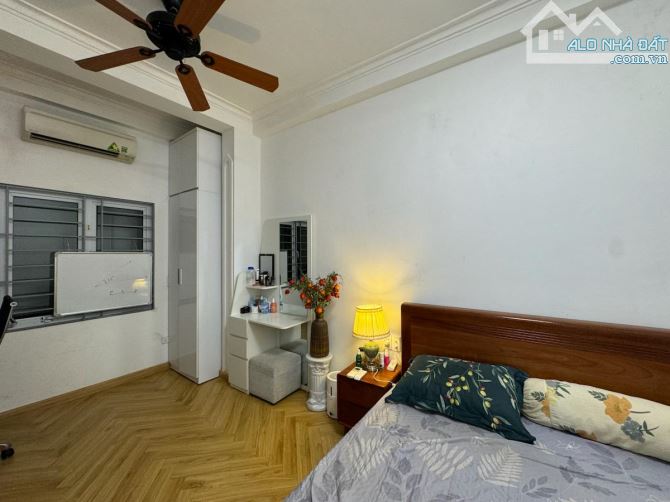 NHÀ ĐẸP LÔ GÓC PHỐ TRẦN KHÁT CHÂN FULL NỘI THẤT CÔNG NĂNG TIỆN ÍCH Ở NGAY. - 4