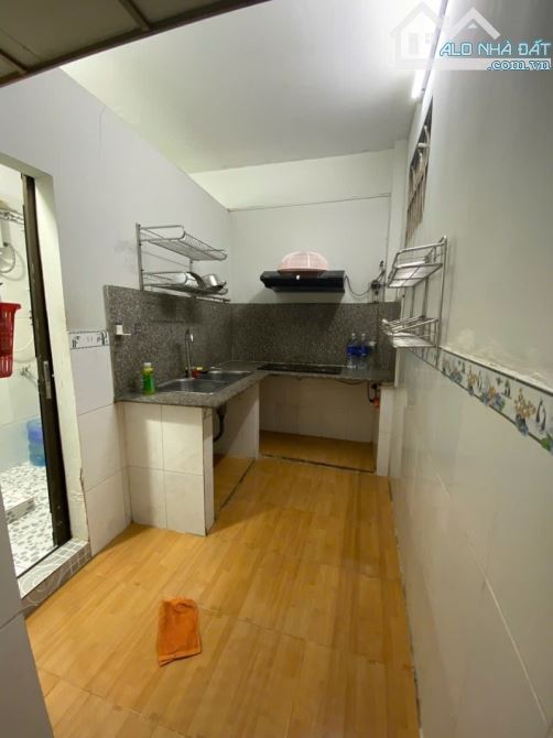 HƠN 3TỶ,QUẬN 10 NGAY VÒNG XOAY LÝ THÁI TỔ - DT 33M2 CÁCH MẶT TIỀN 20M - 4