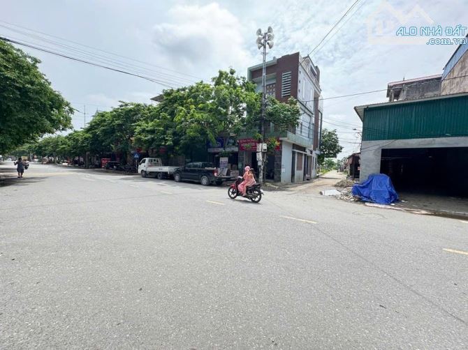 80m2 thuộc khu đô thị Phú Điền ,phường Hương Mạc, MT 5m đường 6m - 4