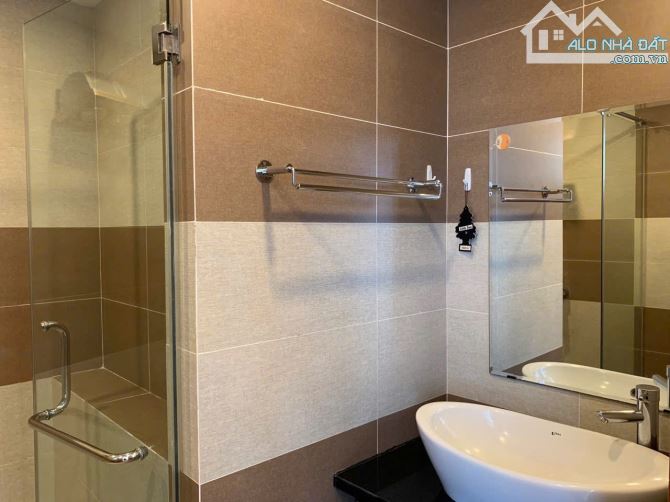 CHO THUÊ CĂN HỘ CAO CẤP BERRIVER JARDIN – NGÕ 390 NGUYỄN VĂN CỪ - CÓ SLOT Ô TÔ - 4