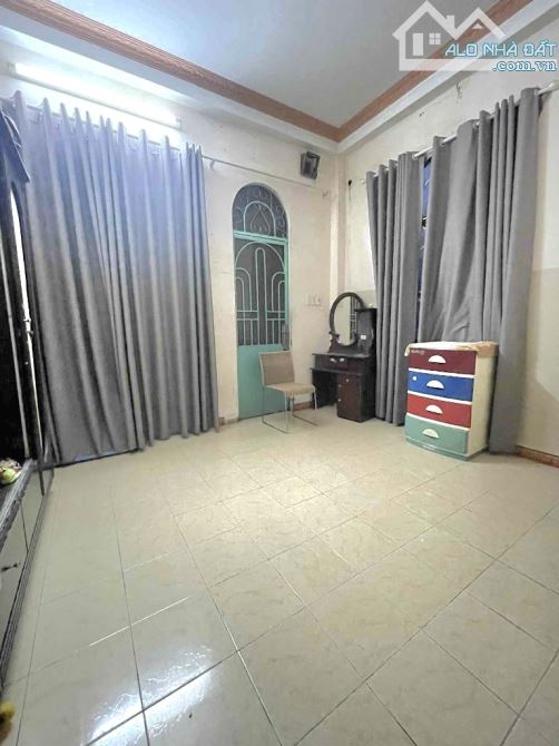 BÌNH TÂN - HỒ HỌC LÃM - HẺM OTO THÔNG - 80M2 - 3 TẦNG -  KẾ TÊN LỬA -NHỈNH 6 TỶ. - 4