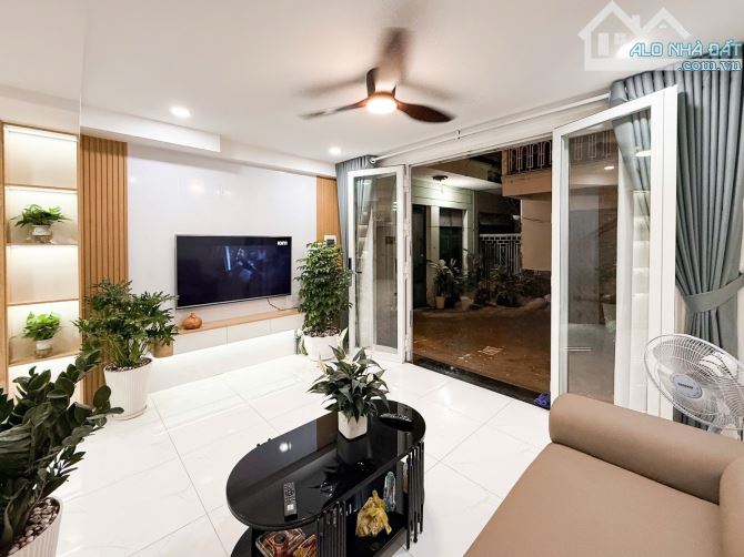 SIÊU PHẨM ĐẦU TƯ • NGUYỄN CỬU VÂN, P.17, BÌNH THẠNH • 4x10 • 5 TẦNG • HẺM TRƯỚC NHÀ 5M • n - 4