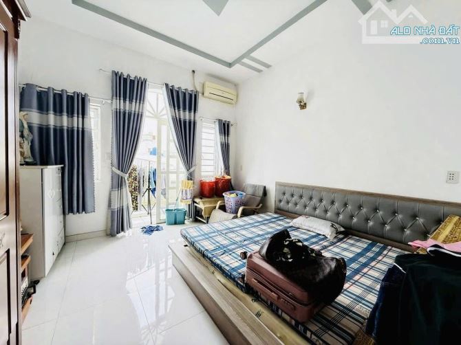 BÁN NHÀ TÂN THỚI HIỆP  Q12 - 2 TẦNG 63M2 ( 4m x 16m) - HẺM XE HƠI - 5.67 TỶ. - 4