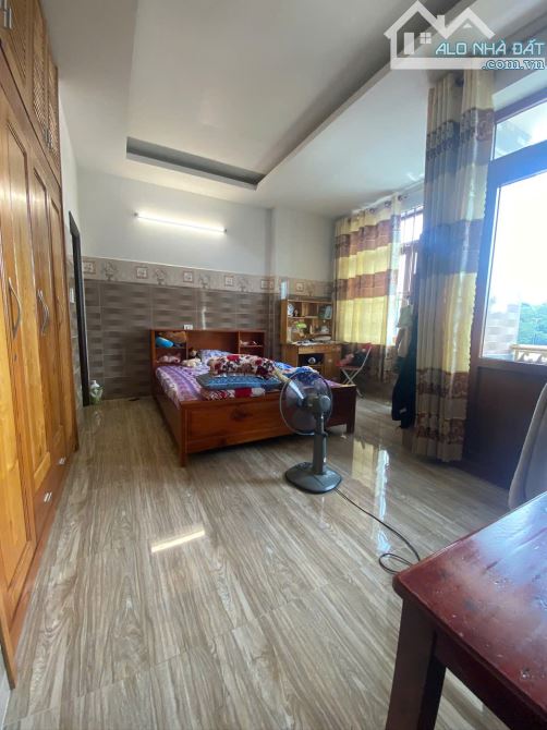 Bán nhà 3 Tầng Dĩ An,đường nhựa 10m thông,gần KDL Thủy Châu - 4