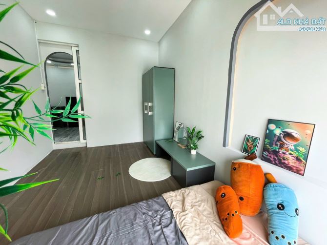 CĂN HỘ STUDIO FULL NỘI THẤT CỬA SỔ LỚN ĐÓN NẮNG QUẬN 1 - 5