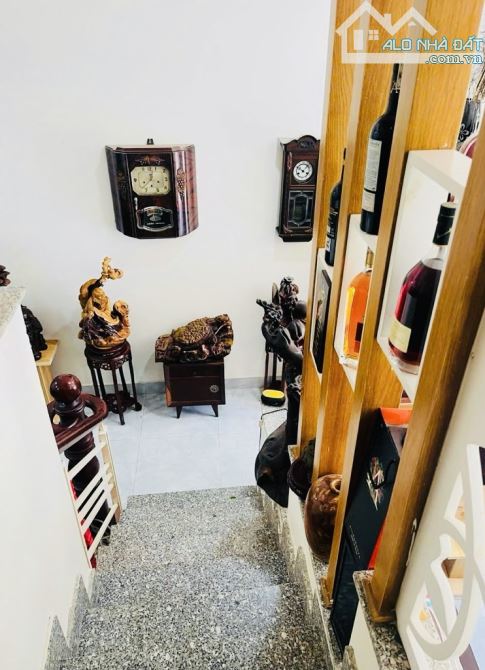 NHÀ 3 TẦNG GIÁ , 5,45 TỶ TRƯỜNG LƯU Q9. - 5