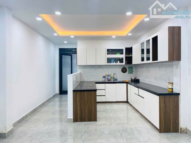 Bán Biệt thự đường Lý Phục Man - Quận 7, Ngang 10x28, 3 tầng, đã giảm 4 tỷ - giá mới 24tỷ - 5