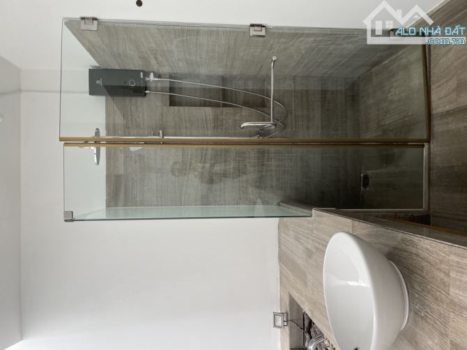 HẺM XE TẢI 180 NGUYỄN HỮU CẢNH | KẾ BÊN LANDMARK | 5 TẦNG | 50m2 | MỚI Ở NGAY  Kết cấu: Tr - 5