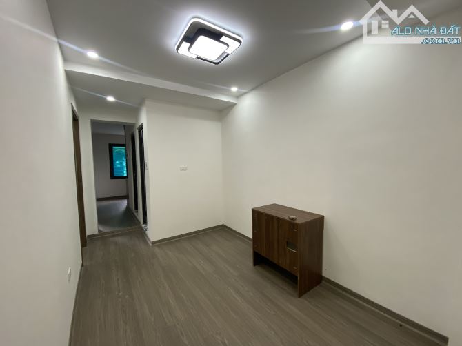 3.85 Tỷ – Tập Thể Thanh Xuân – Tầng 2 – 3 Ngủ – Ô Tô Đỗ Chân Cầu Thang – Sát Vành Đai 3 - 5