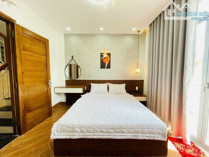 BÁN NHÀ MẶT TIỀN 87 HUỲNH TỊNH CỦA – P. VÕ THỊ SÁU, QUẬN 3. DT: 4x26m, 5T - Giá 24 tỷ - 5