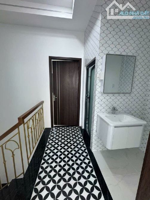 SIÊU PHẨM NHÀ 3TẦNG FULL NỘI THẤT CHỈ XÁCH VALI VỀ Ở,DT58M SÁT CHỢ LONG TRƯỜNG,HẺM 8M Q9 - 5