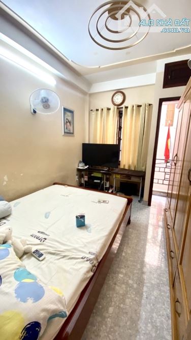 NHÀ ĐẸP CMT8 • 2 TẦNG BTCT • 21M2 • NHỈNH 4 TỶ TL - 5