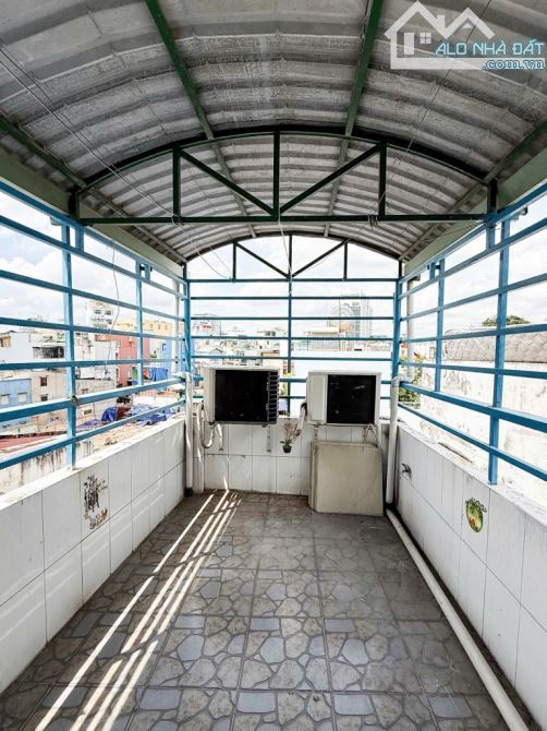 Nhà Nguyễn Đình Chính - Nguyễn Văn Trỗi. Phường 15. Phú Nhuận ( nay là P. Cầu Kiệu ) - 5
