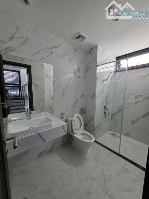 Bán nhà Cầu Giấy, Ngay Mặt Phố Trần Duy Hưng 2 mặt tiền 7*82, Dòng tiền 90tr/th - 5