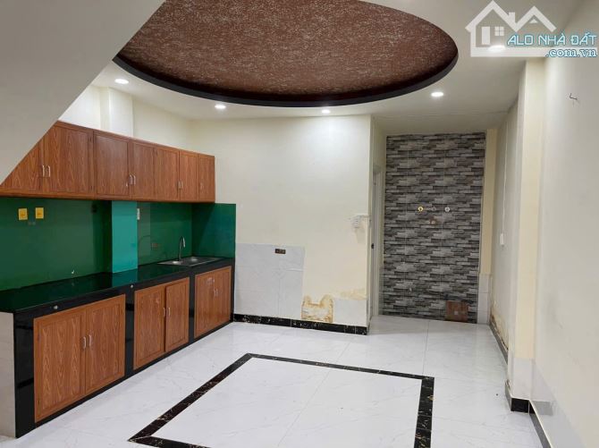 Bán Nhà DƯƠNG QUẢNG HÀM P6 GÒ VẤP - 2 TẦNG BANCOL VÀO Ở NGAY - GIÁ 5.65 TỶ TL - 5