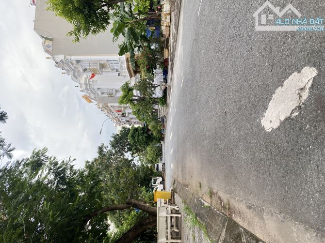 Bán nhà mới có thang máy, khu dân cư cao cấp, yên tĩnh. Giá cực tốt - 5