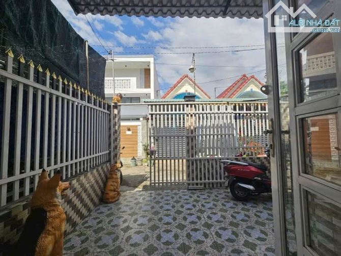 Bán gấp căn nhà rẻ , sổ hồng riêng tại đường tân hiệp 18 , hóc môn dt 100mz2 - 5