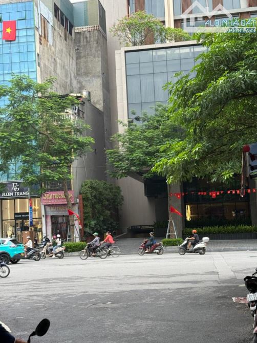 Giảm chào 500tr ! Bán nhà lô góc phố Thái Thịnh, Đống Đa 55mx 5T Ô tô vào , 2 thoáng 15 tỷ - 5