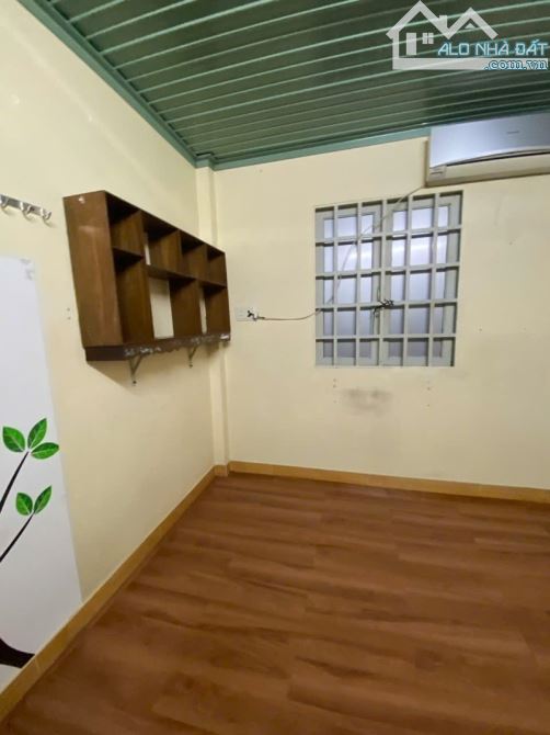 HƠN 3TỶ,QUẬN 10 NGAY VÒNG XOAY LÝ THÁI TỔ - DT 33M2 CÁCH MẶT TIỀN 20M - 5