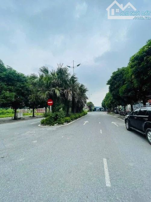 80m2 thuộc khu đô thị Phú Điền ,phường Hương Mạc, MT 5m đường 6m - 5
