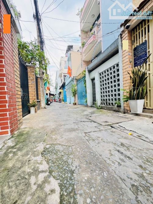 Bán nhà HẺM XE HƠI CMT8 Q.3, 5 tầng, full nội thất, có thang máy, sổ vuông A4, chỉ 8.x tỷ - 5