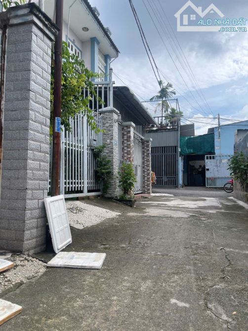BÌNH HOÀ NHÀ CẤP 4 ĐƯỜNG Ô TÔ DT 230 M2 GIÁ 5,99 TỶ - 5