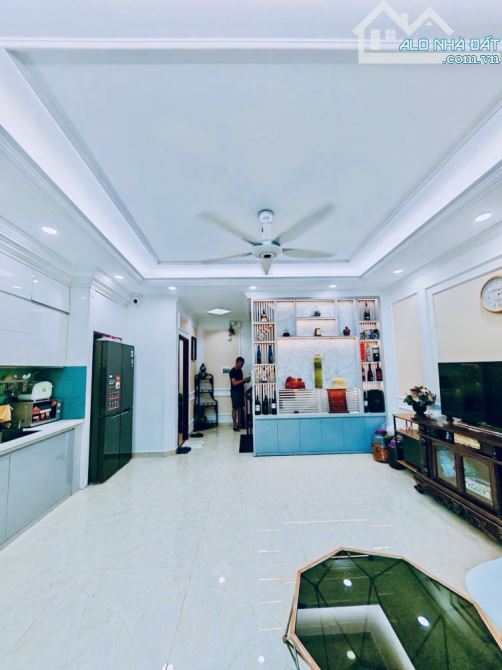 DOÃN KẾ THIỆN - HỒ TÙNG MẬU - 41M - Ô TÔ - LÔ GÓC 3 THOÁNG - 5.2M MT - 6 TẦNG - NGÕ THÔNG - 5