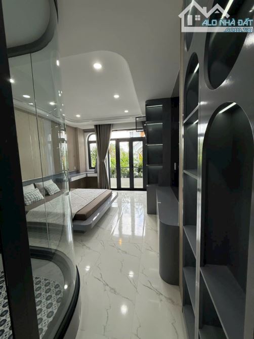 Bán nhà mới như hình, 390/ Hà Huy Giáp, Q12, giáp Gò Vấp. 4*20m, 5tấm, có TM, HXH 10m, 8.7 - 5