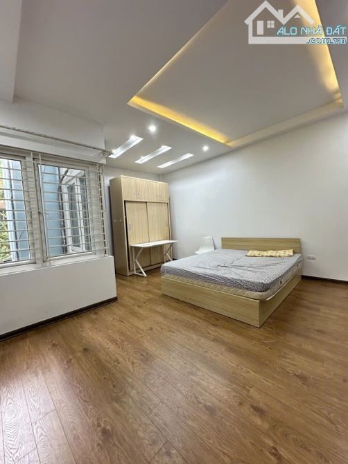 Nhà hiếm- Lạc Long Quân -mới xây 5 tầng- gần Hồ Tây-ngõ thông các đường lớn-nhỉnh 7 tỷ - 5