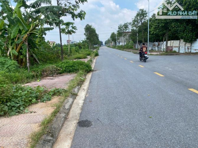 BÁN 2 LÔ ĐẤT LIỀN NHAU VỊ TRÍ ĐẸP, ĐƯỜNG Ô TÔ 🚘 TRƯỚC MẶT Là KCN ĐẠI ĐỒNG / GÍA 2,4 TỶ - 5