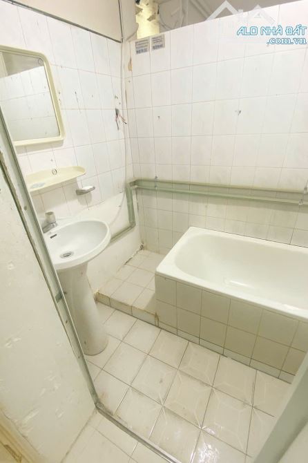 Thuê siêu rẻ căn hộ 103m2 3PN, 1 bếp, 1P khách, 2WC đường Nguyễn Quý Đức Thanh Xuân Hn - 5