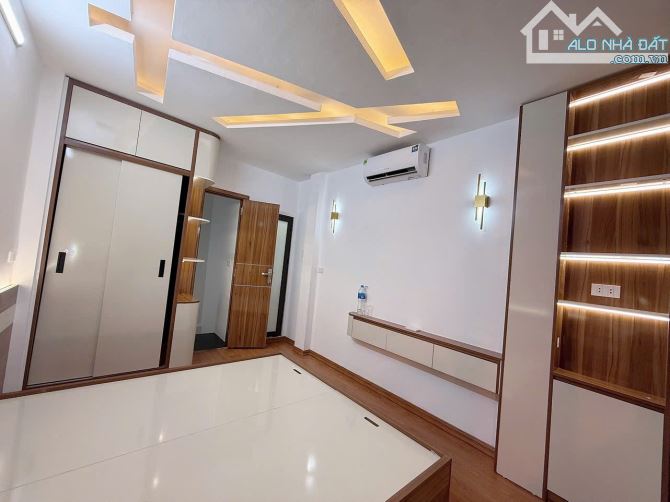 Lh chính chủ e  *** Giá:  4,88 tỷ Diện tích:  18 m2 - 5