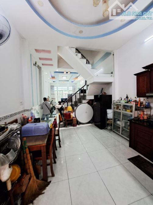 (13)Bán Nhà Giáp Tên Lửa, Đường Lê Đình Cẩn, 67m2, 3 tầng chỉ nhỉnh 5 tỷ - 5