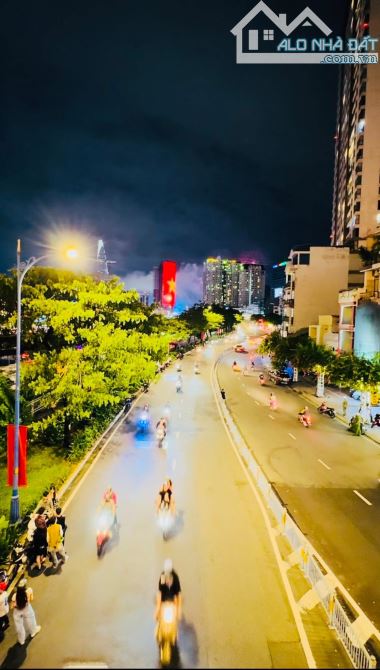 SIÊU PHẨM BẾN VÂN ĐỒN XE HƠI VI VUUU BÁN ĐẤT TẶNG NHÀ C4 TIỆN XÂY CẤT MỚI - 6