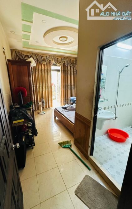 Nhà CHÍNH CHỦ xây BTCT 3,5 tấm - XE HƠI NGỦ trong nhà -HXH 8M.Tân Chánh Hiệp 03. Q12-6ty3 - 6
