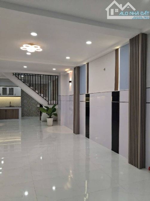 BÁN NHÀ NGAY NGÃ TƯ BỐN XÃ CÁCH ĐẦM SEN 5P-NHÀ MỚI HẺM XE HƠI - 6