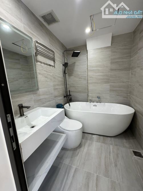 Nhà đẹp phố Sài Đồng 60X7T, lô góc, TM, ô tô tránh, Full nội thất cao cấp, giá tốt 14.2 tỷ - 6