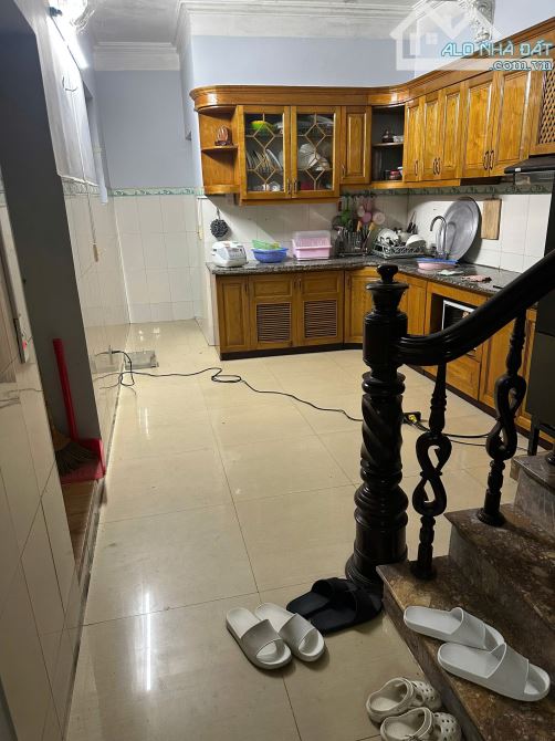 🏘 Siêu hiếm nhà 4 tầng Hùng Duệ Vương, oto đỗ cửa Giá chỉ 2,9 tỷ   	• - 6
