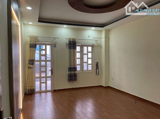 Bán Nhà DƯƠNG QUẢNG HÀM P6 GÒ VẤP - 2 TẦNG BANCOL VÀO Ở NGAY - GIÁ 5.65 TỶ TL - 6