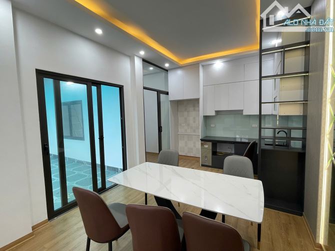 52m2* 3 tầng* sân cổng riêng- 8.1 tỷ- ngõ 132 Khương Trung- 100m ra mặt phố Vũ Tông Phan - 6