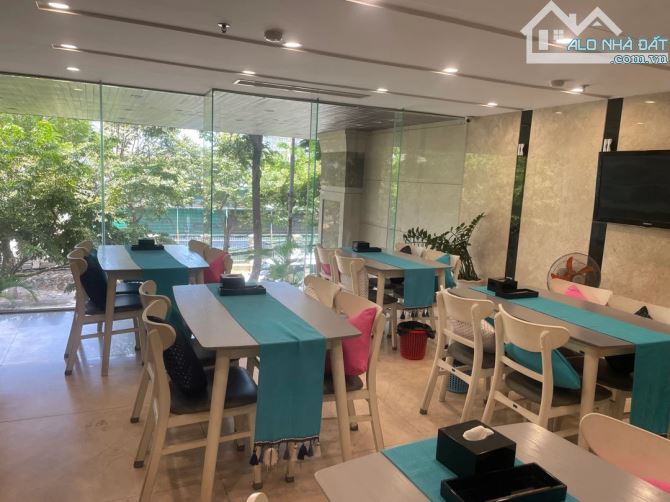 CỰC PHẨM TOÀ KHÁCH SẠN 10 TẦNG- MT TRẦN QUANG DIỆU - ĐƯỜNG 10,5M - THANG MẤY - DT GẦN 3TỶ - 6