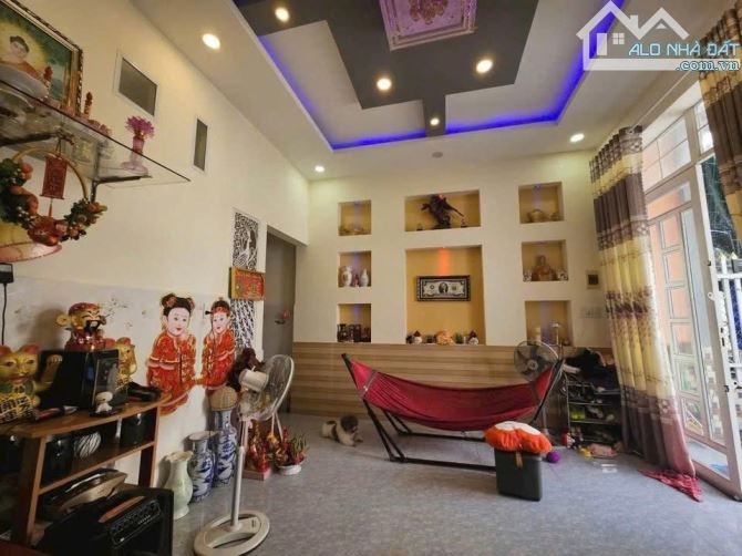 Bán gấp căn nhà rẻ , sổ hồng riêng tại đường tân hiệp 18 , hóc môn dt 100mz2 , - 6