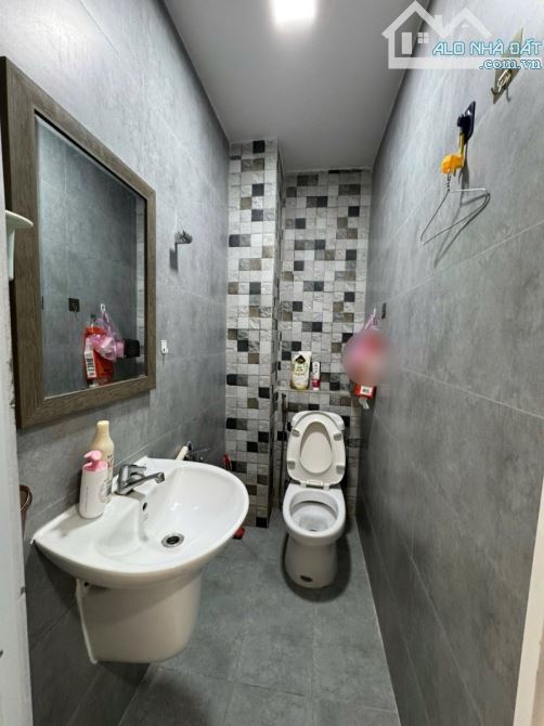 HẺM 4M, NGUYỄN THIỆN THUẬT QUẬN 3 - 4 TẦNG - DT 36M2 - 6