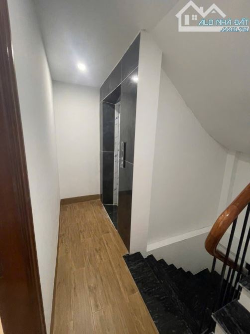 1.	Bán nhà phố Đỗ Ngọc Du 43.7m² x 5 tầng, thang máy, giá 12.9 tỷ - 6