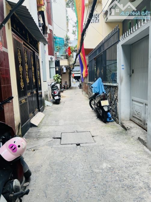 HƠN 3TỶ,QUẬN 10 NGAY VÒNG XOAY LÝ THÁI TỔ - DT 33M2 CÁCH MẶT TIỀN 20M - 6