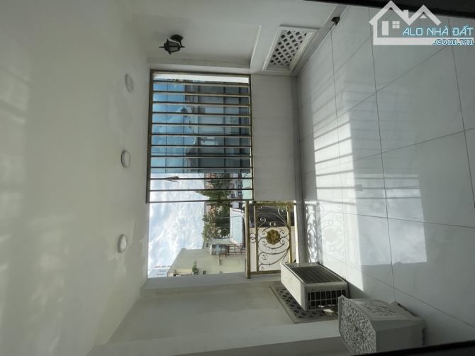 Bán nhà ngay Nguyễn Oanh, gần khu Cityland, Gò Vấp, 80m2, 4 tầng, hẻm xe hơi, giá 10.6 tỷ - 6