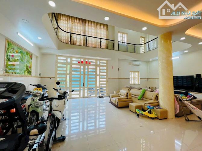 Bán nhà MT Dương Khuê ( ngay Lũy Bán Bích ) DT : 10x23m - 1 lầu sân thượng -Gía : 29 tỷ TL - 6