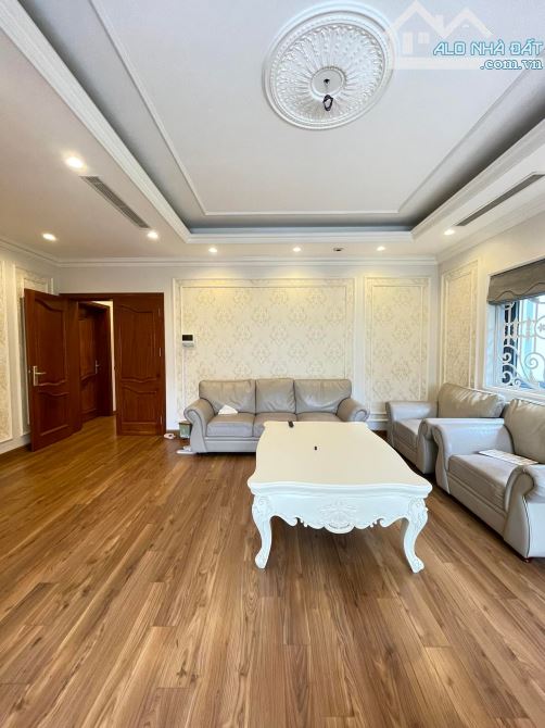 Bán nhà BT Khu Đô Thị mới Dịch Vọng - Đường To Như Phố - 350m2, MT 16m. Giá 105 tỷ - 6