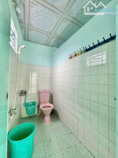 BÁN NHÀ LẦU GIÁ RẺ - KẾ BÊN CHỢ,  TRƯỜNG HỌC - 7