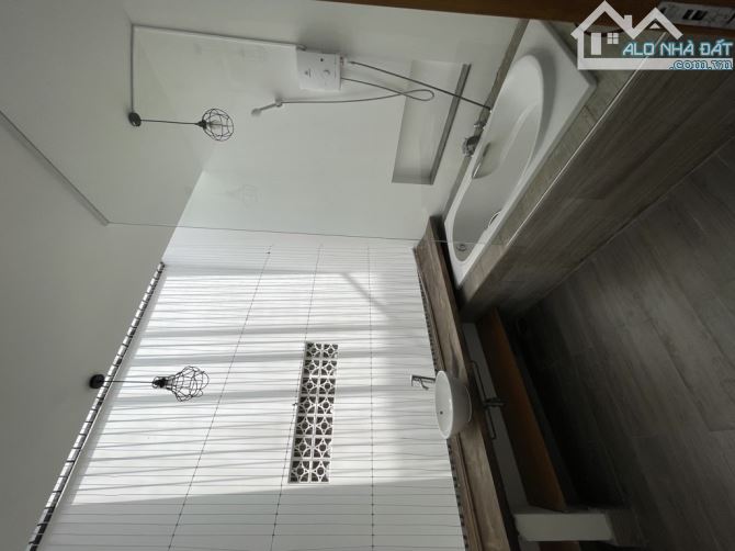 HẺM XE TẢI 180 NGUYỄN HỮU CẢNH | KẾ BÊN LANDMARK | 5 TẦNG | 50m2 | MỚI Ở NGAY  Kết cấu: Tr - 7